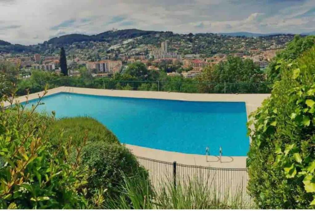 Charmant Studio Pour 3 Personnes Vallauris Exterior foto